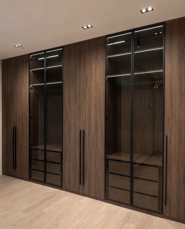 Profile wardrobe